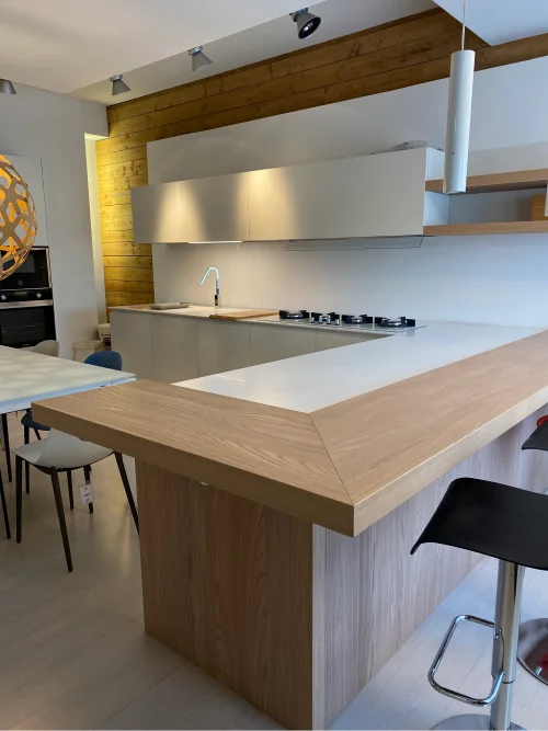 CucinaPresa, Top solid surface Iceland, lavello saldato con colonne con elettrodomestici